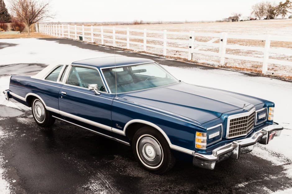 1977 Ford LTD sold for $9,600