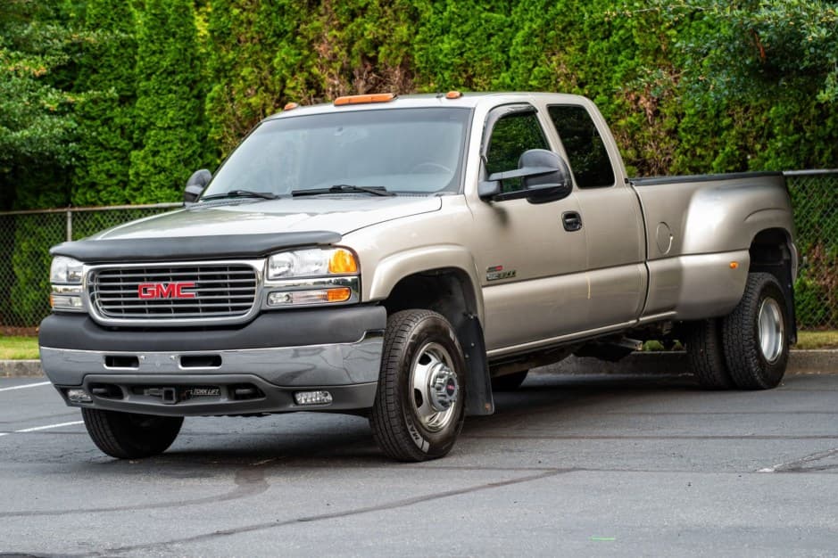 2002 GMC Sierra HD (GMT800 2000-2007) sold for $18,250