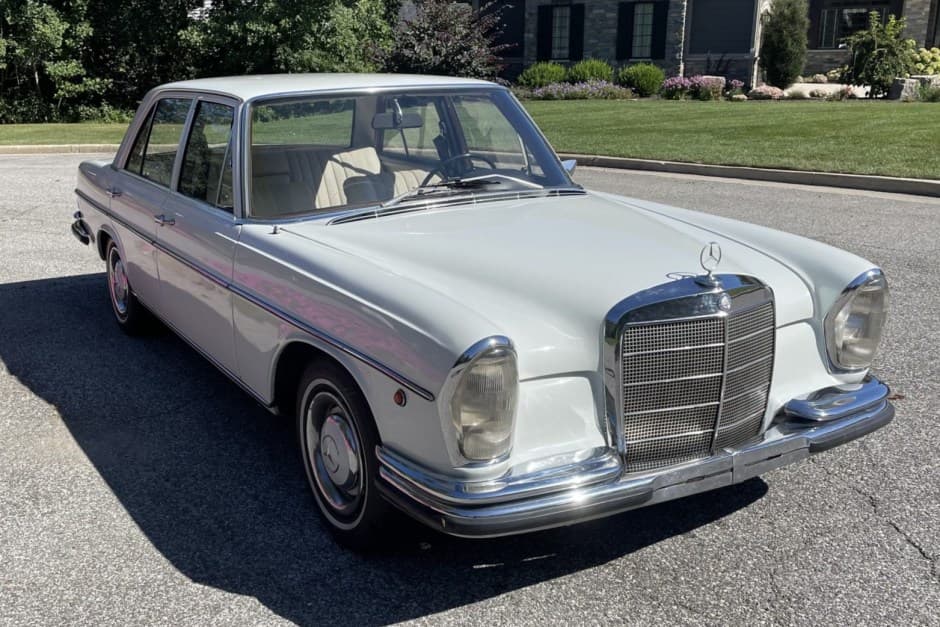 1967 Mercedes-Benz W108 & W109 sold for $8,900