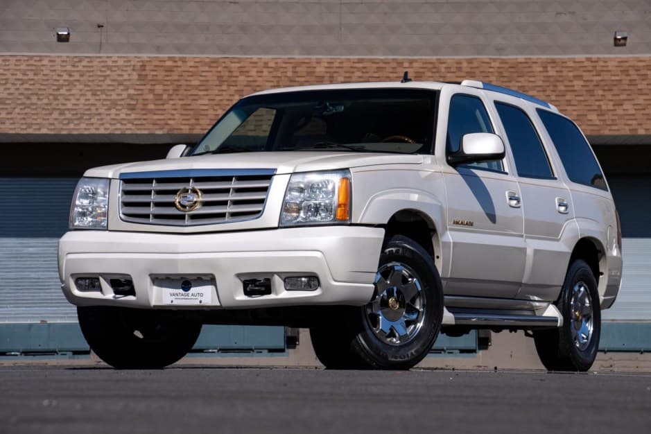 2006 Cadillac Escalade & EXT GMT800 (2002-2006) sold for $15,500