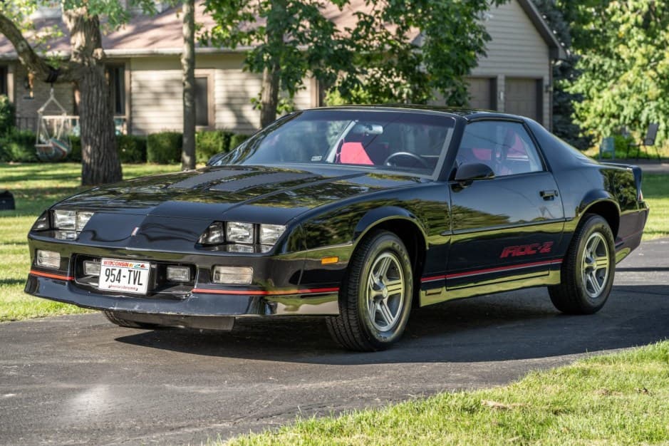1990 Chevrolet Camaro 3rd Generation 1982-1992 sold for $17,250