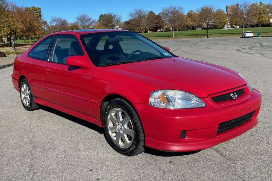 1999 Honda Civic Si sold for $9,700