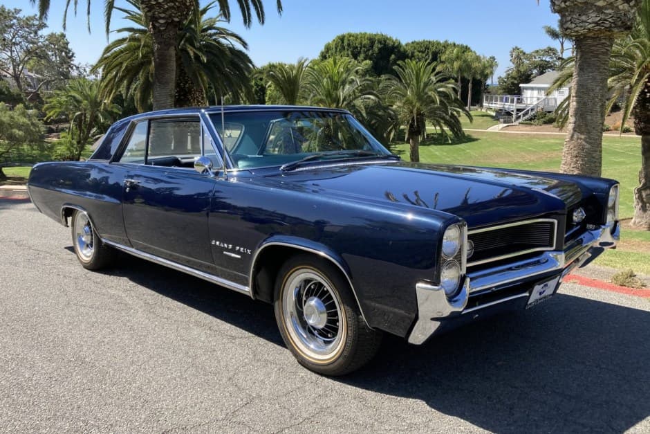 1964 Pontiac Grand Prix sold for $25,750
