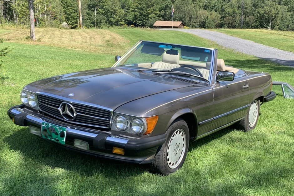 1988 Mercedes-Benz R107 SL sold for $9,300