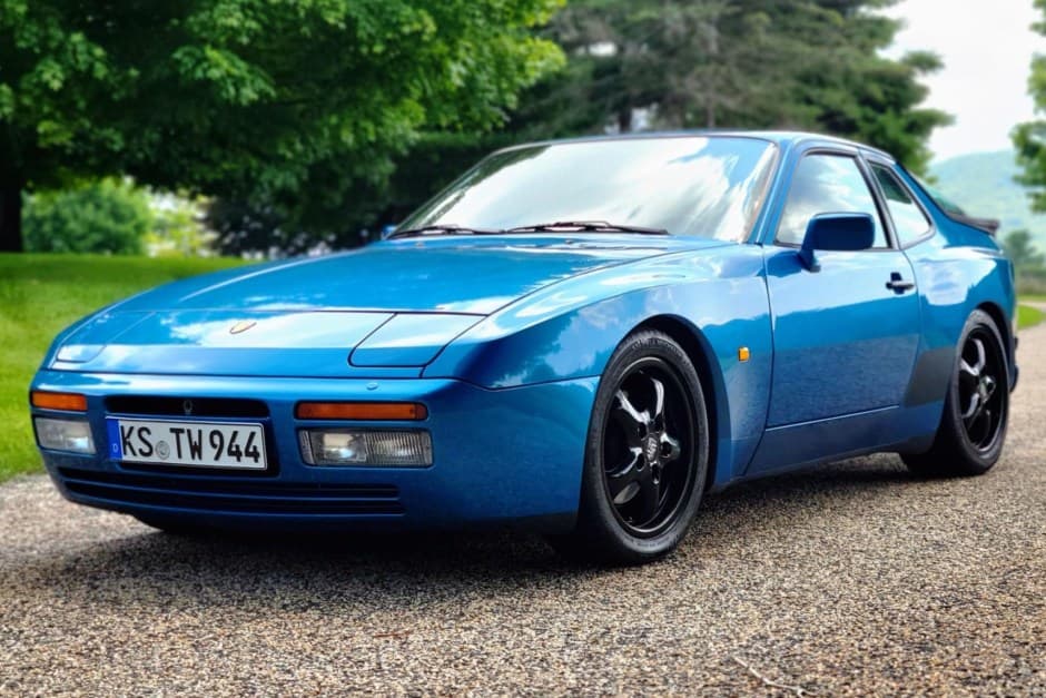 1990 Porsche 944 sold for $20,944