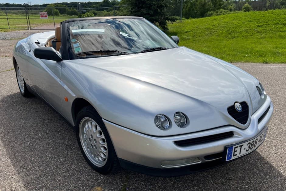 1997 Alfa Romeo GTV & Spider (Type 916) sold for $11,000