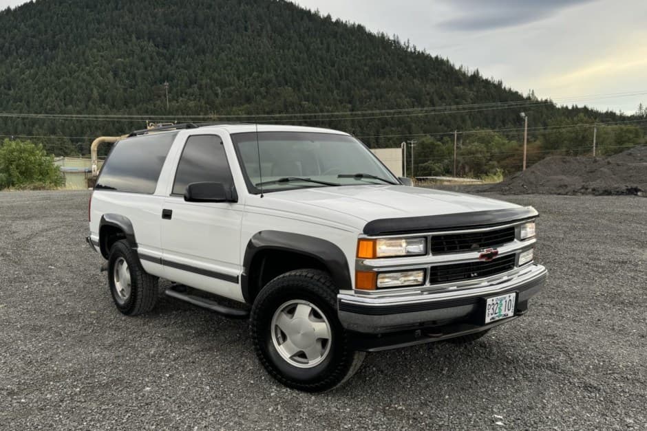 1999 Chevrolet Tahoe GMT400 sold for $12,000
