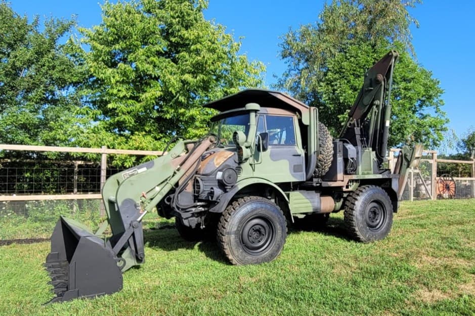 1988 Mercedes-Benz Unimog sold for $31,000