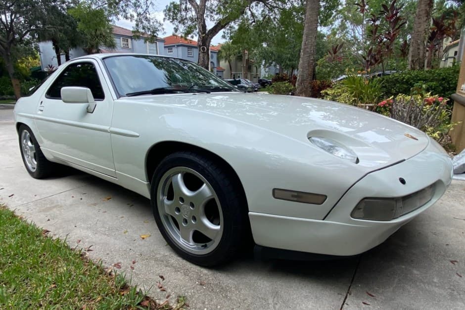 1991 Porsche 928 sold for $22,928