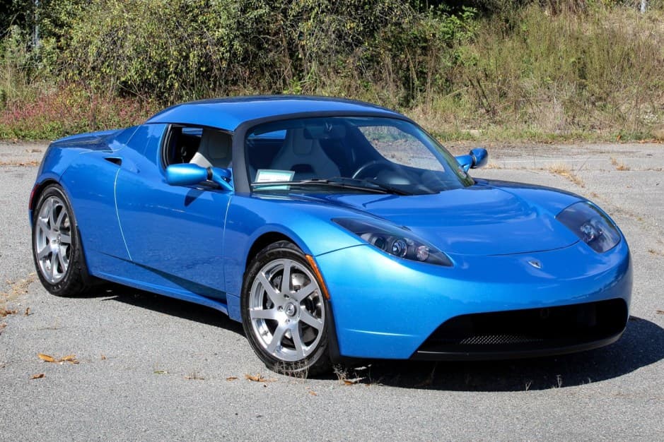 2008 Tesla Roadster sold for $90,500