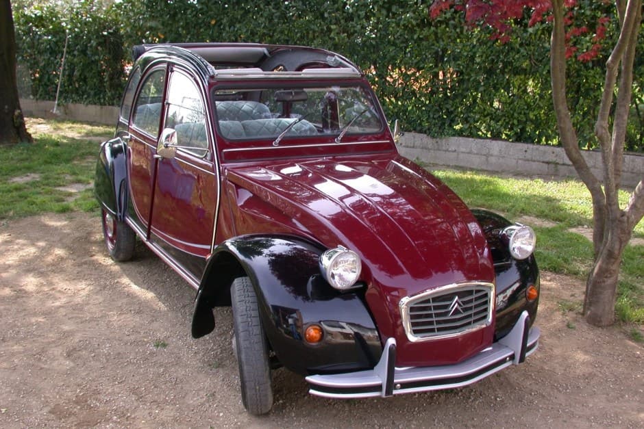 1982 Citroen 2CV sold for $7,400