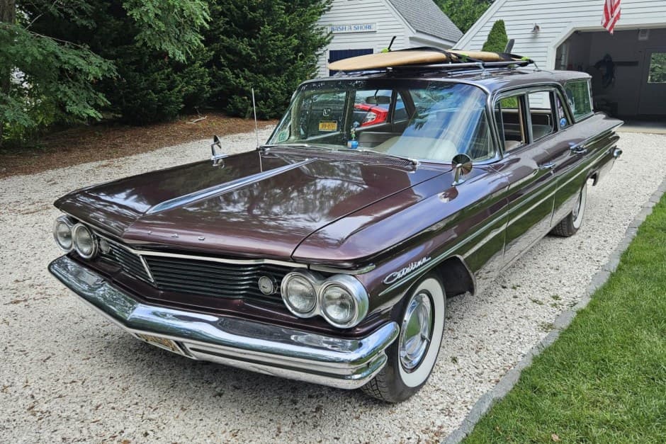 1960 Pontiac Catalina sold for $15,500