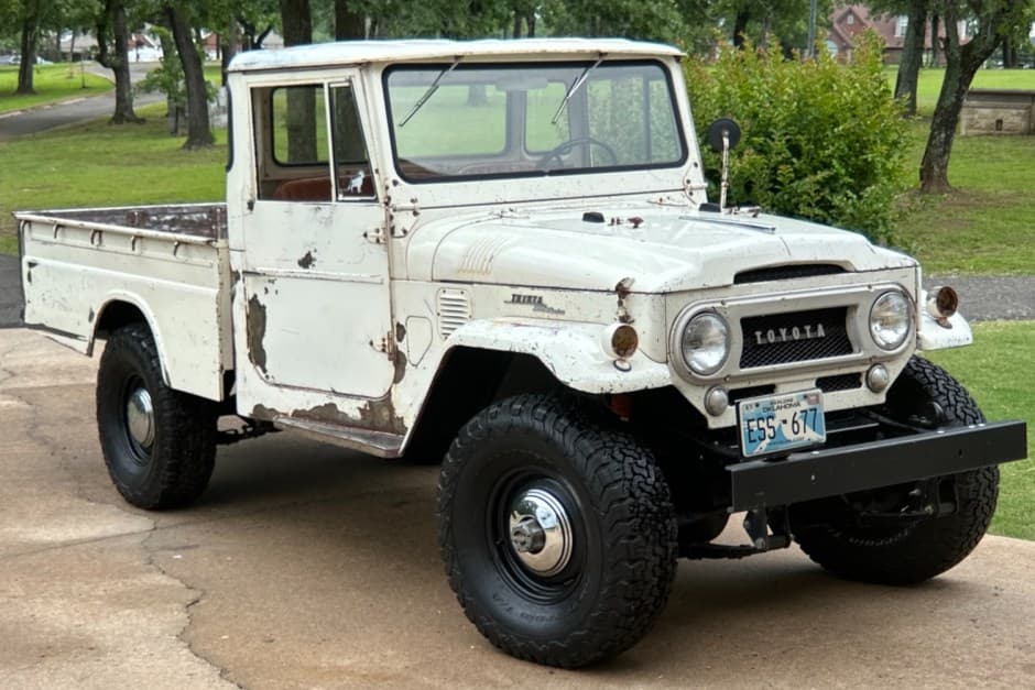 1967 Toyota Land Cruiser FJ45 sold for $18,751