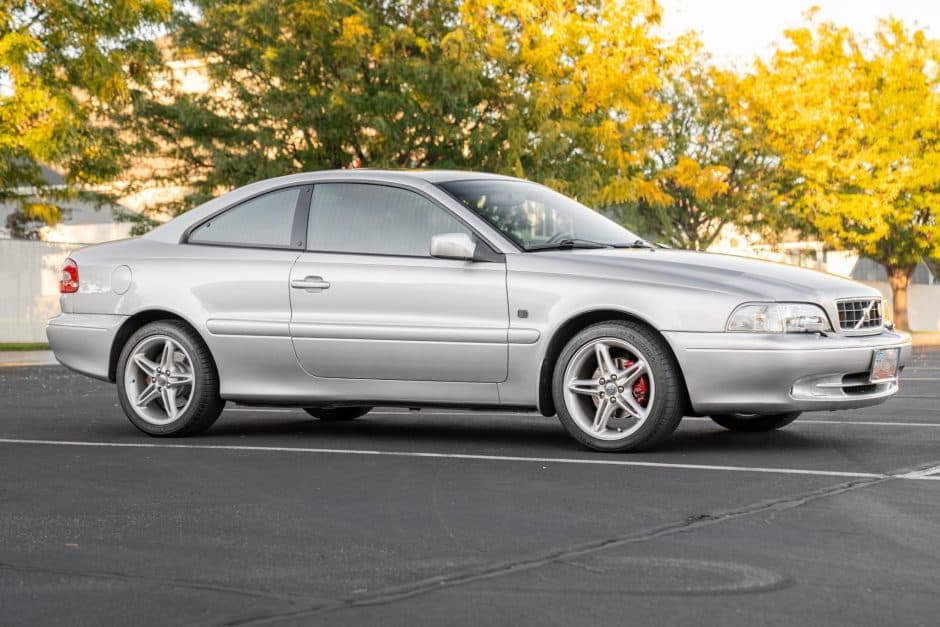 2001 Volvo C70 sold for $10,500