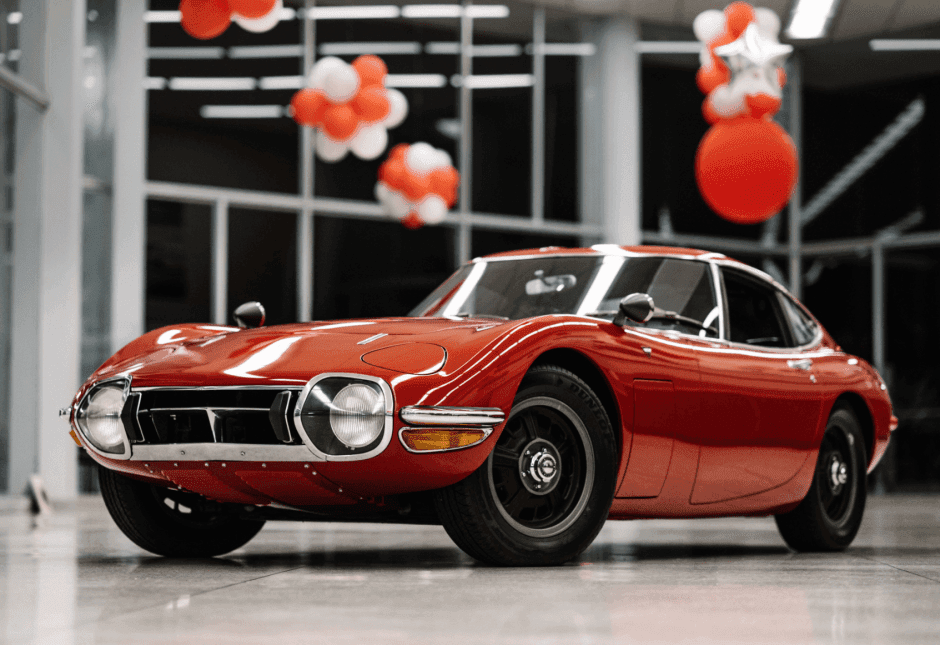 1967 Toyota 2000GT sold for $550,000