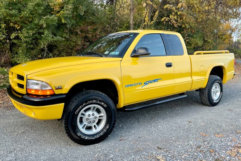 2000 Dodge Dakota (1997-2004) sold for $13,250