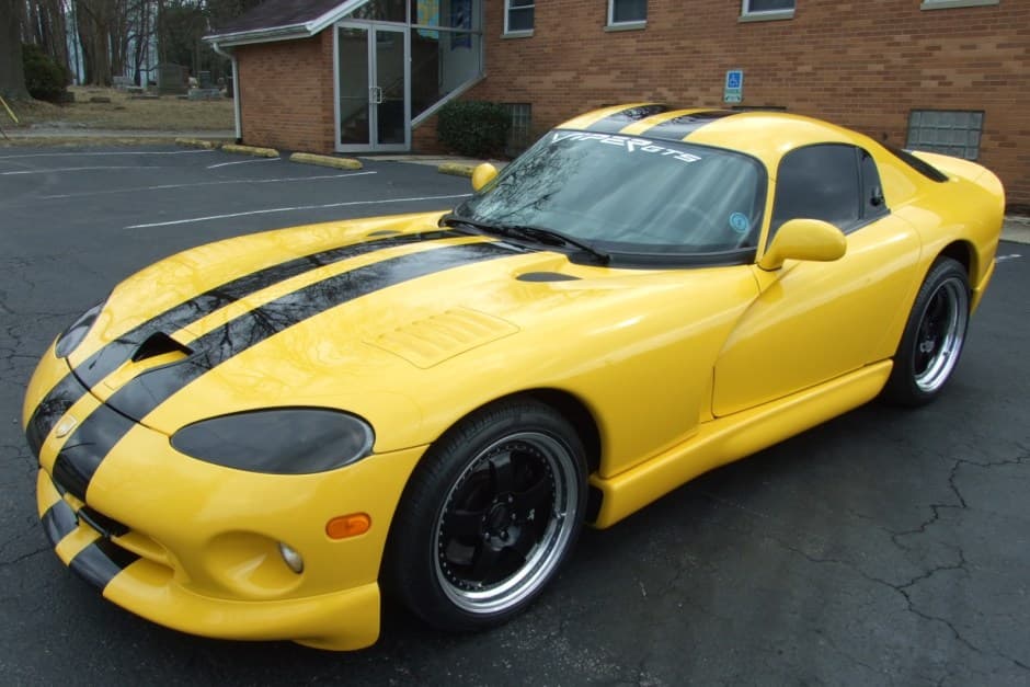 2001 Dodge Viper SR II (1996-2002) sold for $48,000