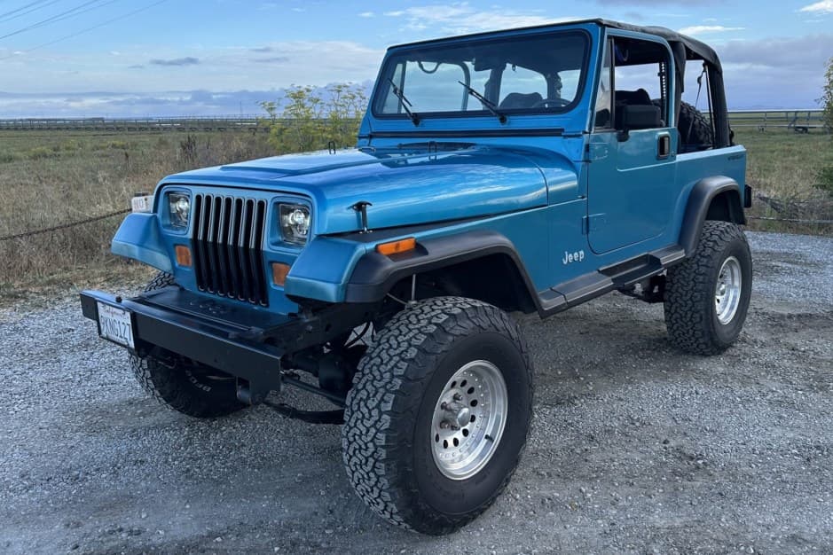 1993 Jeep Wrangler YJ (1987-1995) sold for $10,000