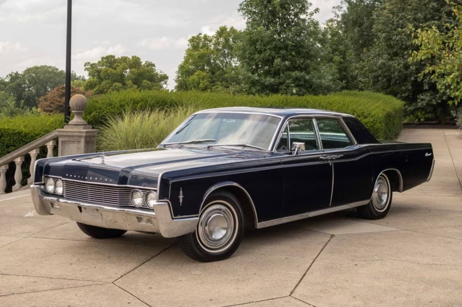 1966 Lincoln Continental (1961-1969) sold for $20,696