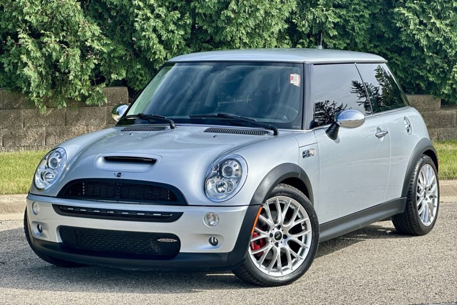 2006 Mini R53 Cooper S sold for $18,001