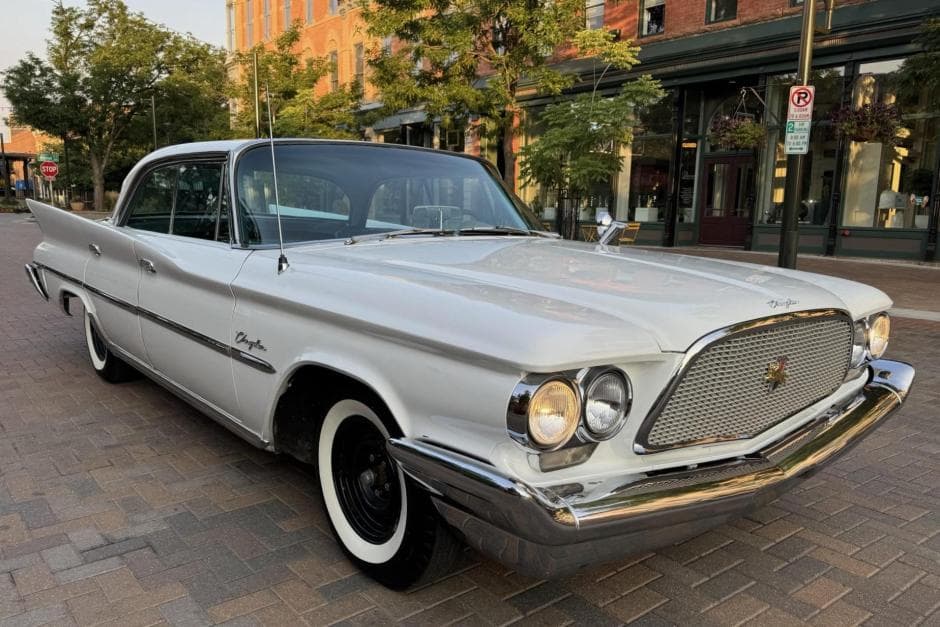 1960 Chrysler Windsor sold for $9,200