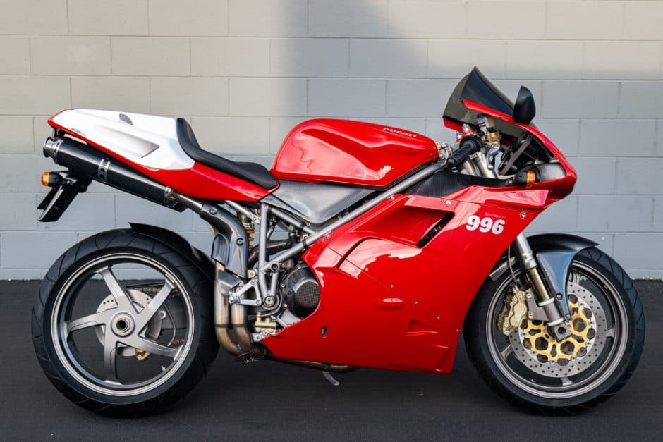 2000 Ducati 996 sold for $17,000