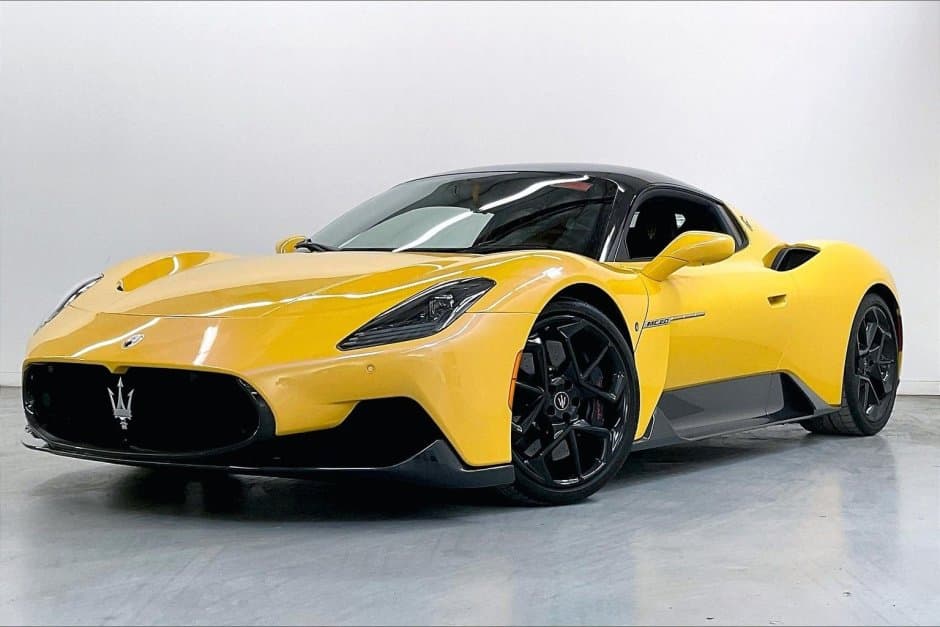 2022 Maserati MC20 sold for $176,500