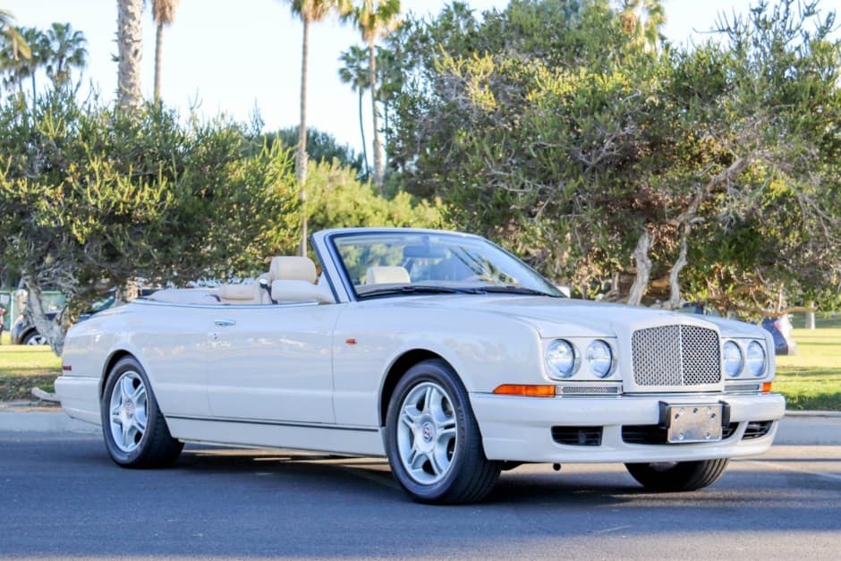 2000 Bentley Azure sold for $47,500