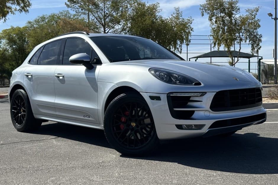 2017 Porsche Macan sold for $29,000