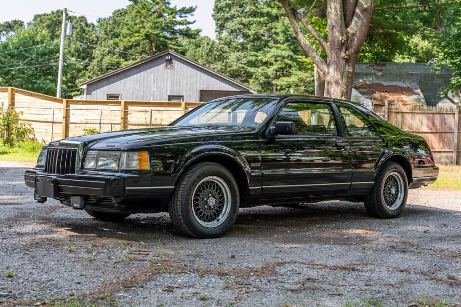 1992 Lincoln Continental Mark VII & Mark VII sold for $20,000