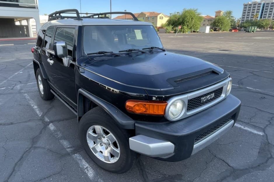 2007 Toyota FJ Cruiser sold for $16,255