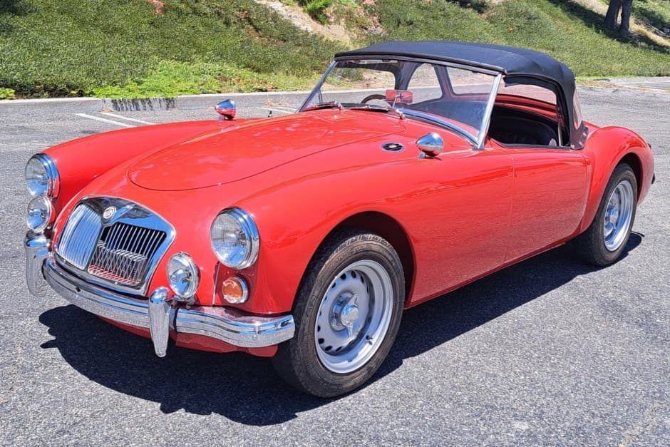 1959 MG MGA sold for $33,250