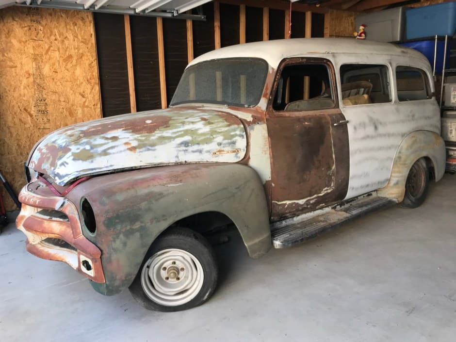 1954 Chevrolet Suburban (1947-1955) sold for $3,001