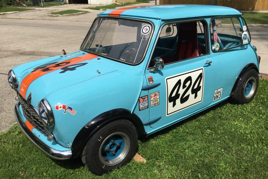 1966 Mini Mk I-III Cooper sold for $32,000
