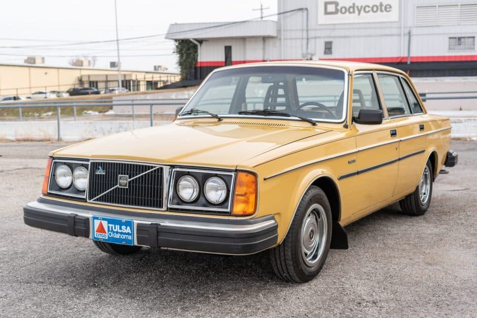 1980 Volvo 240 sold for $9,700