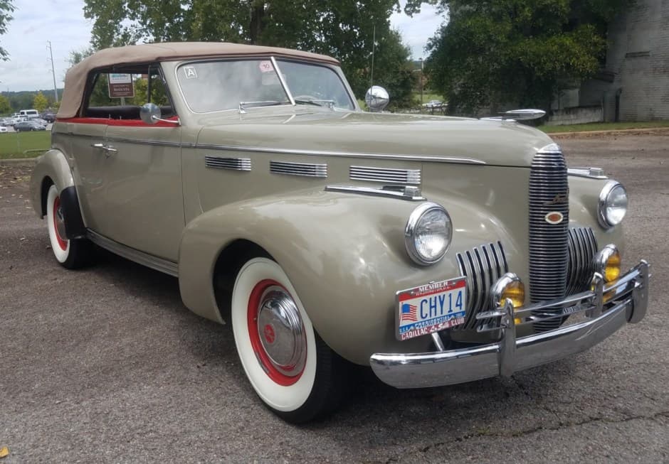 1940 LaSalle Series 50 sold for $36,333