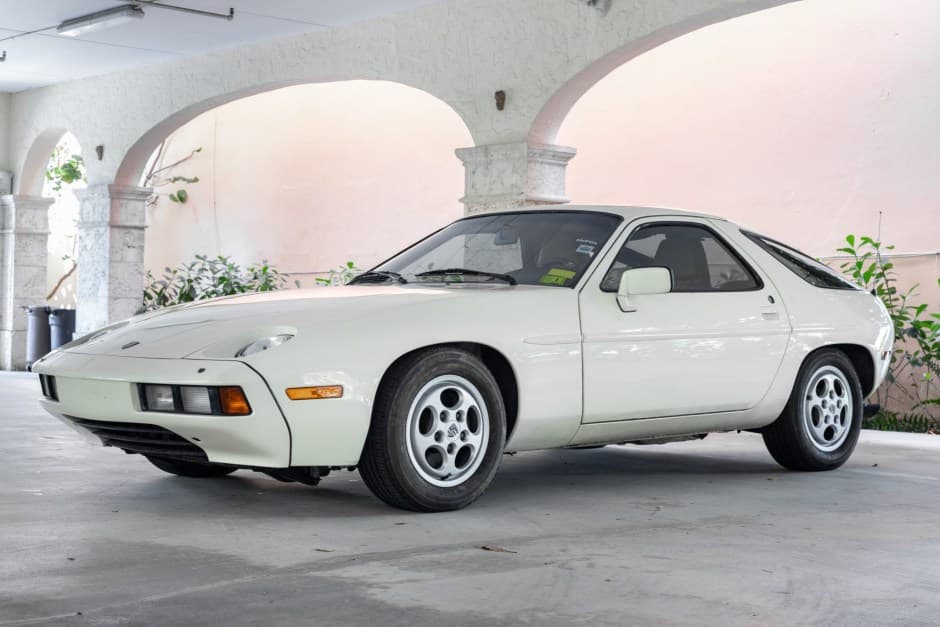 1981 Porsche 928 sold for $18,500