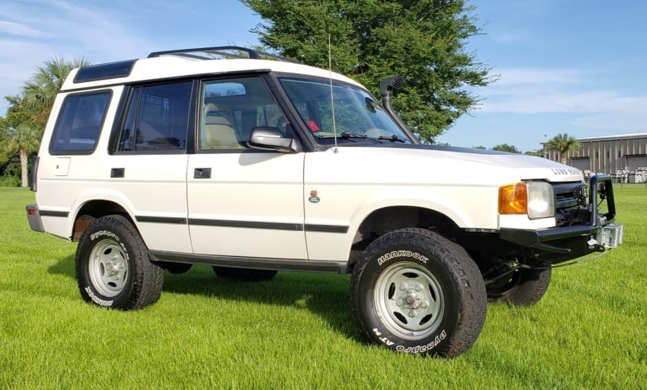 1994 Land Rover Discovery sold for $8,200