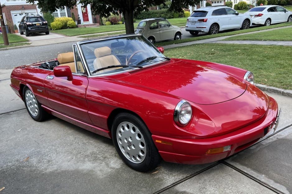 1993 Alfa Romeo 105/115 Spider Series 4 sold for $23,500