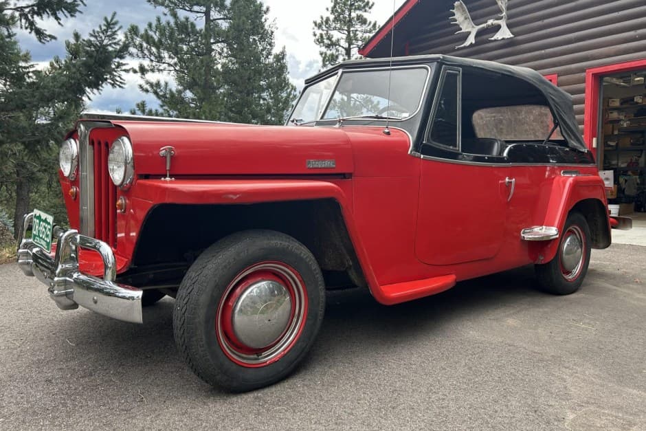 1948 Willys Jeepster sold for $6,900