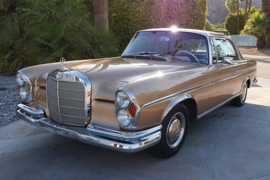1966 Mercedes-Benz W112 sold for $28,000
