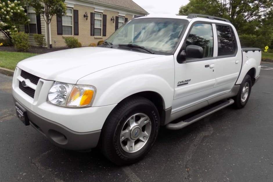 2003 Ford Explorer Sport Trac sold for $9,000