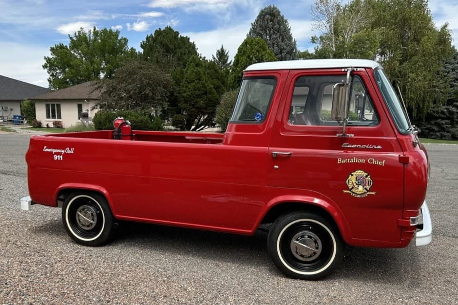 1962 Ford Econoline Pickup sold for $16,000