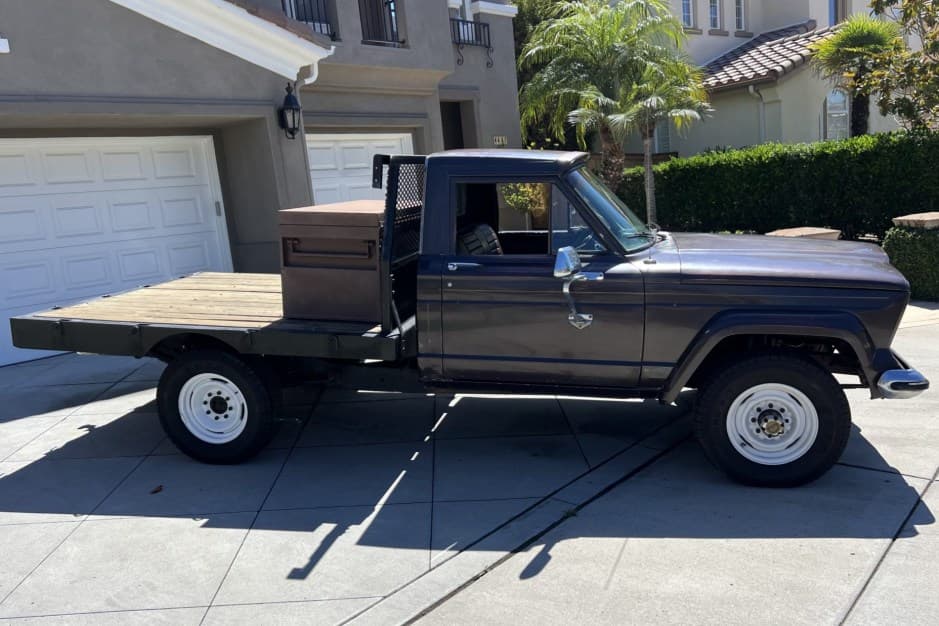 1968 Jeep Pickup sold for $6,200