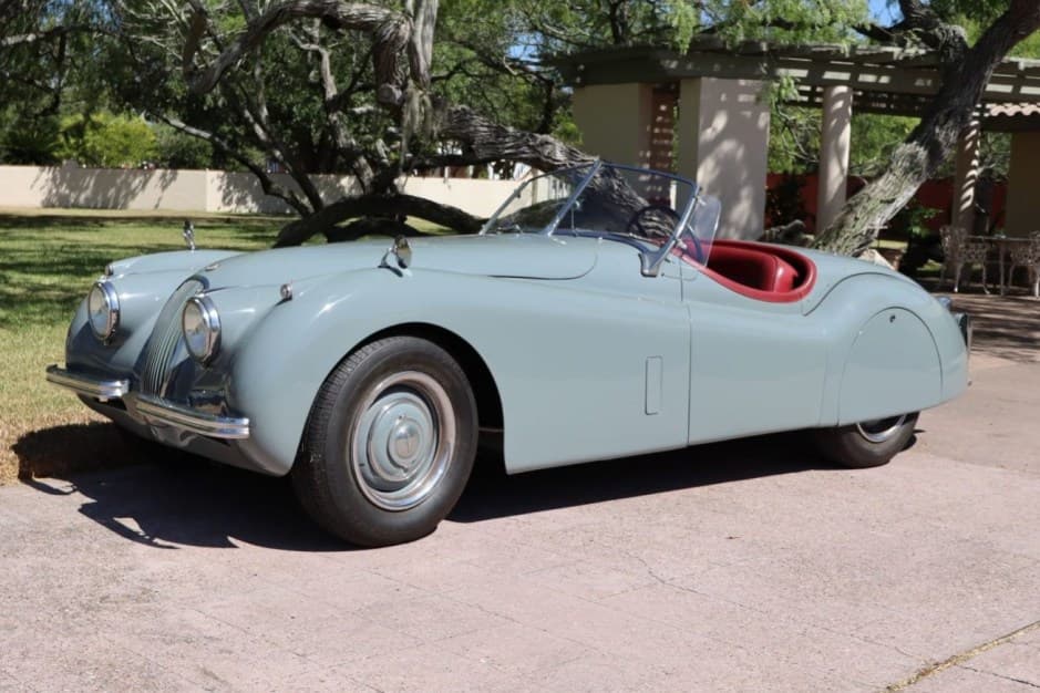 1953 Jaguar XK120 sold for $60,000
