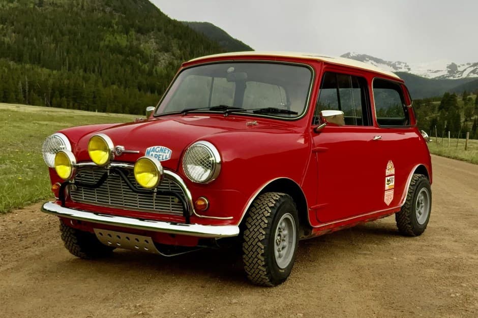 1961 Mini Mk I & Mk II sold for $18,000