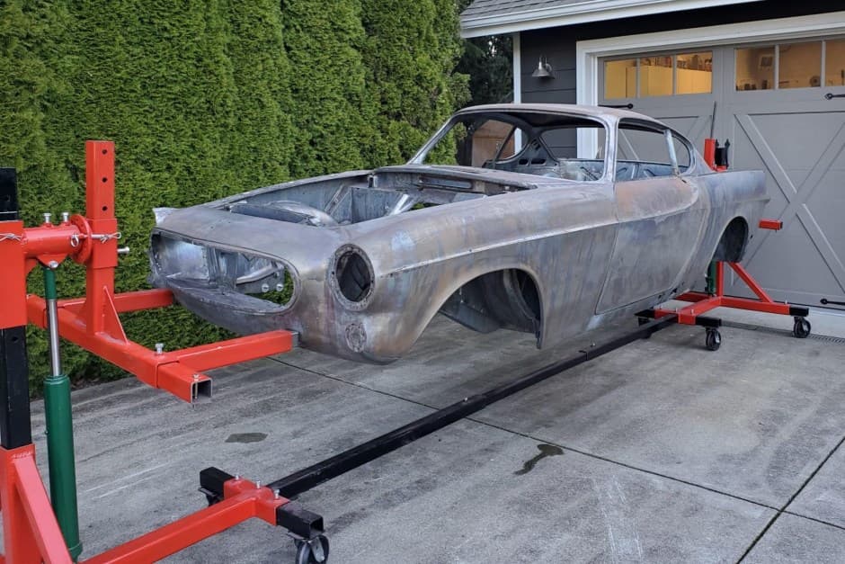 1961 Volvo P1800/1800 sold for $12,250