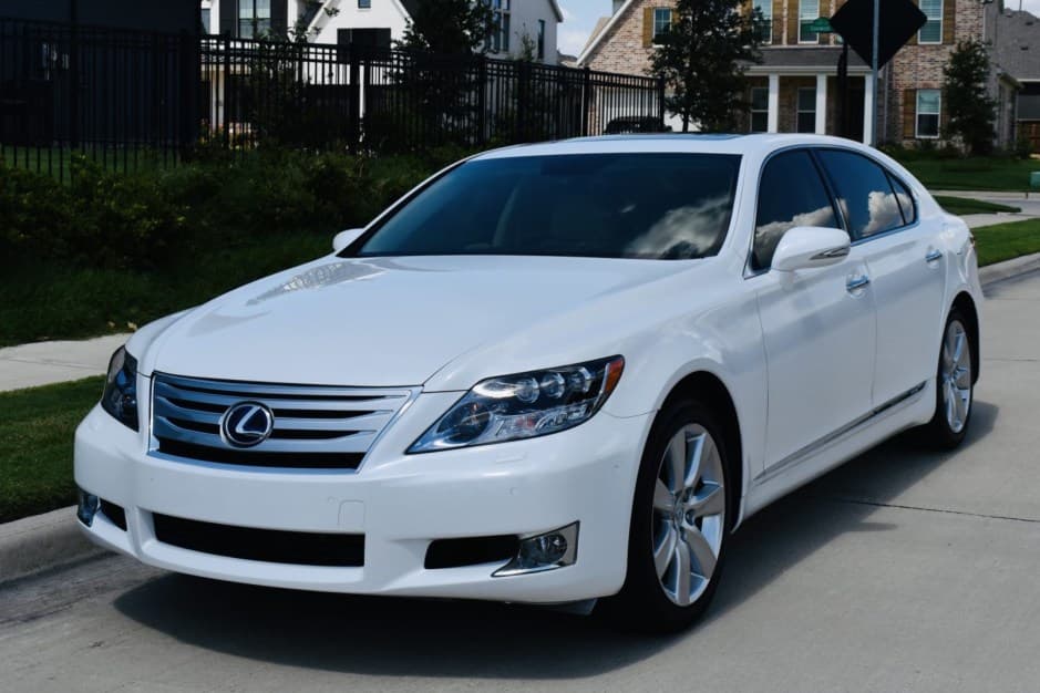 2011 Lexus LS Sedan sold for $40,000