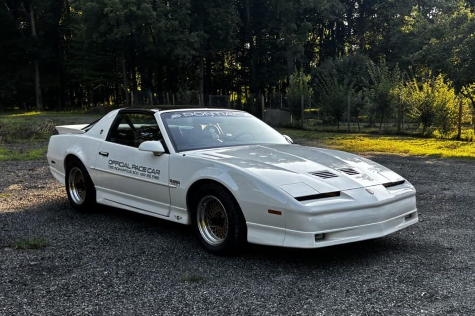 1989 Pontiac Firebird (1982-1992) sold for $24,500