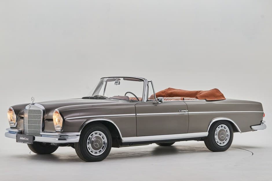1966 Mercedes-Benz W112 sold for $280,000